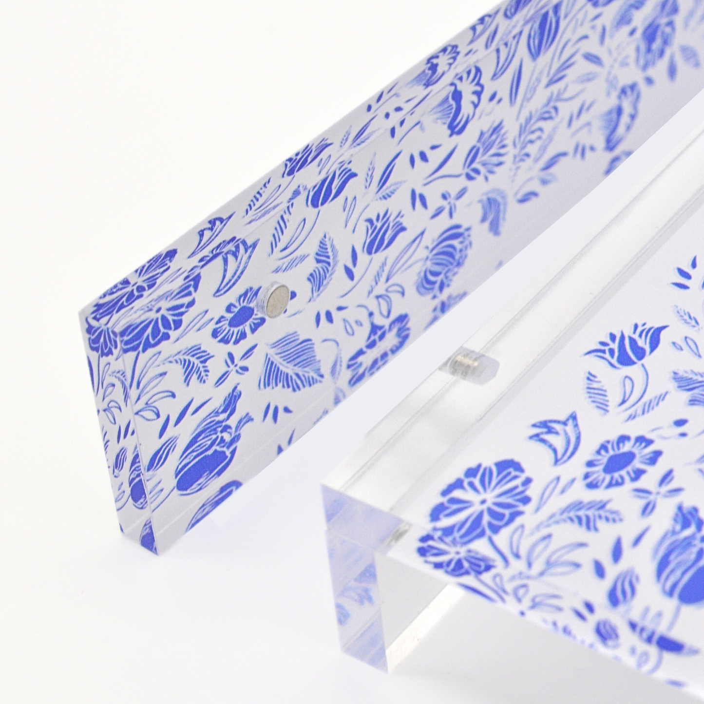 Middle & Main Mahjong - Blue and White Chinoiserie Mahjong Rack and Pusher, Set of 4