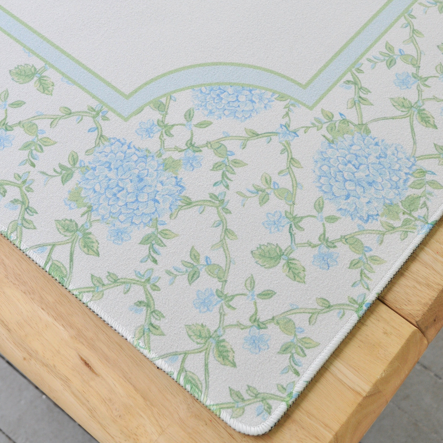 Middle & Main Mahjong - June Bride Bouquet Mat