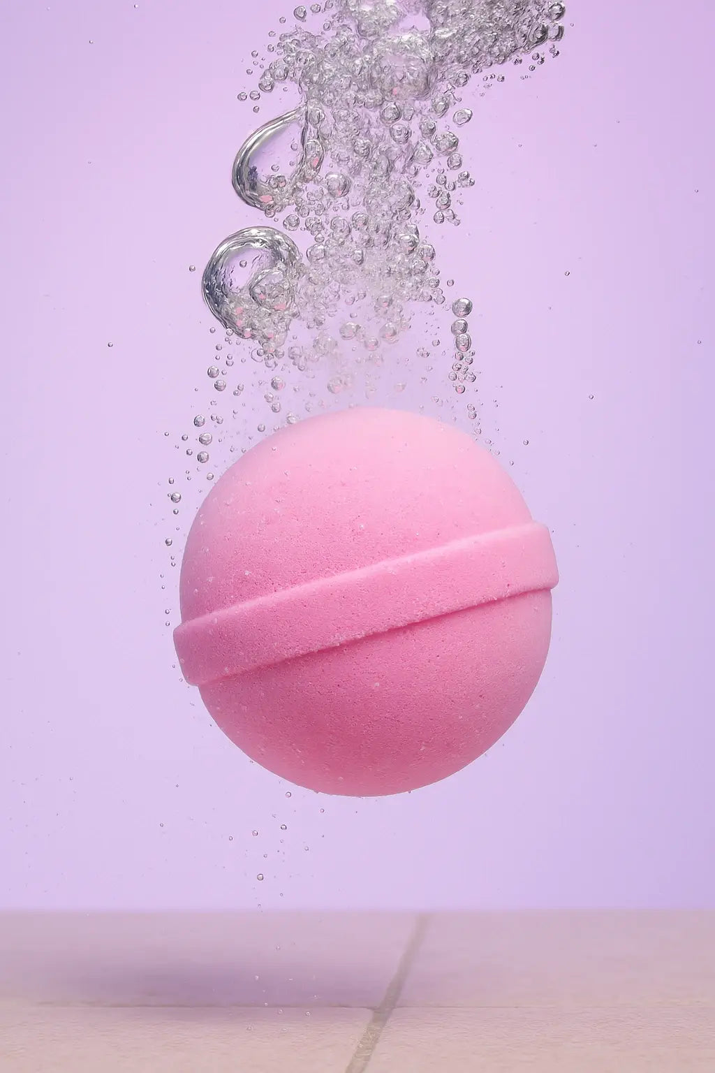 Latika Beauty - Christmas Holly 🌿 Bath Bomb