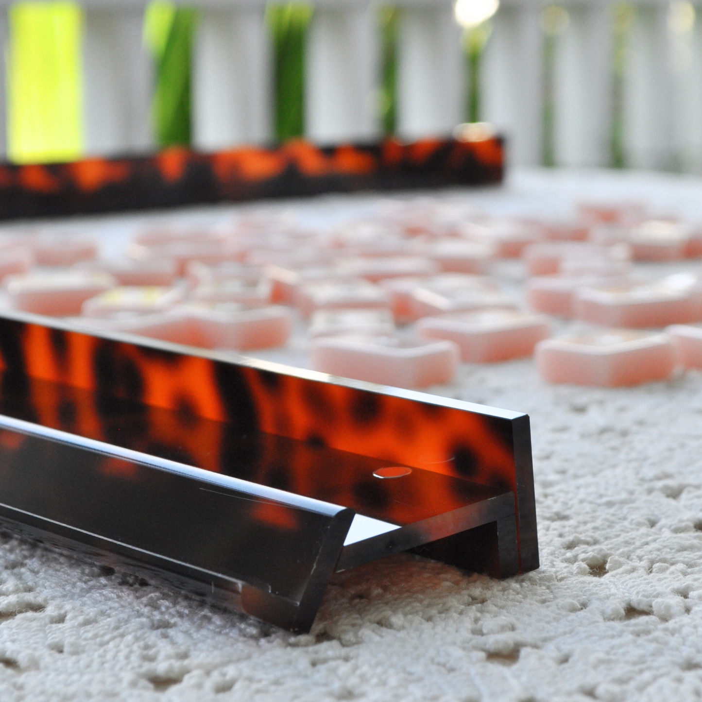 Middle & Main Mahjong - Hawksbill Heritage Mahjong Rack and Pusher, Set of 4