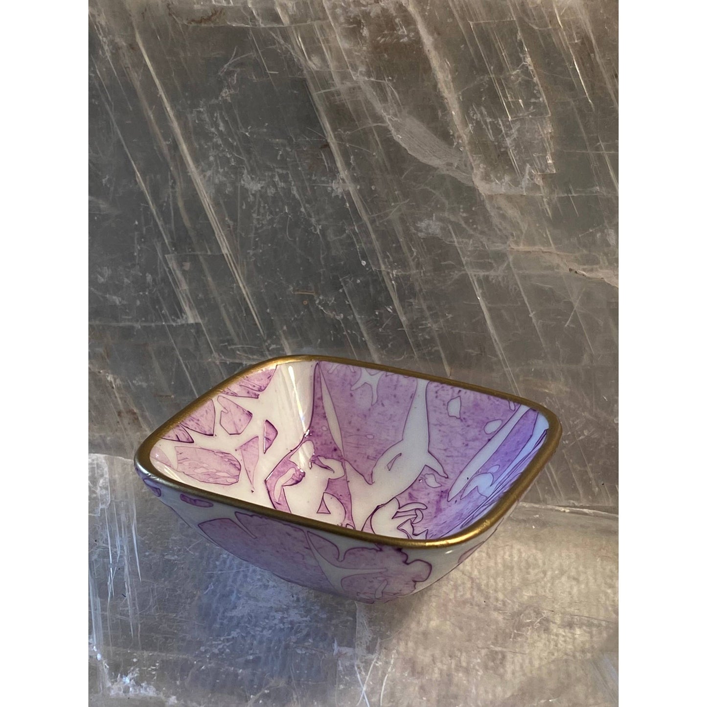 Hand Painted Mahjong Dice Dish : Magenta - Held.