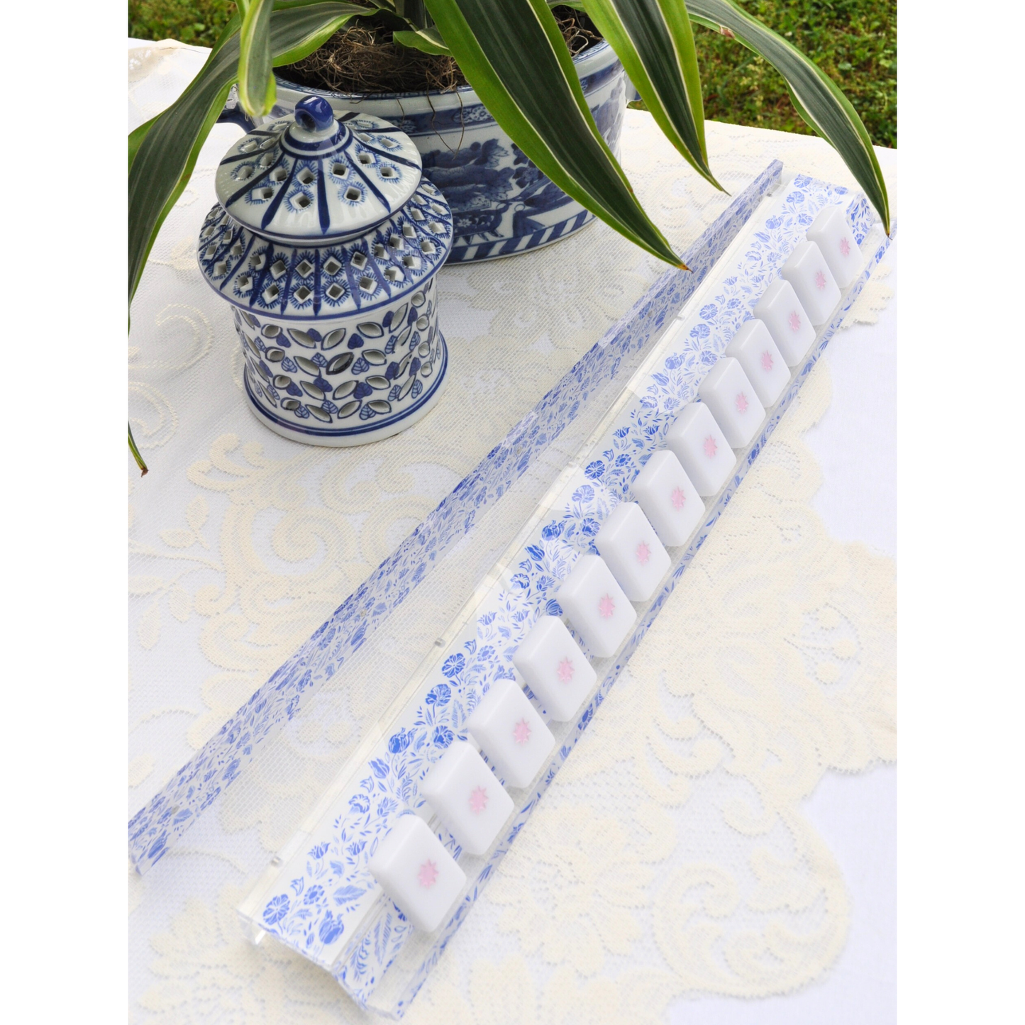 Middle & Main Mahjong - Blue and White Chinoiserie Mahjong Rack and Pusher, Set of 4