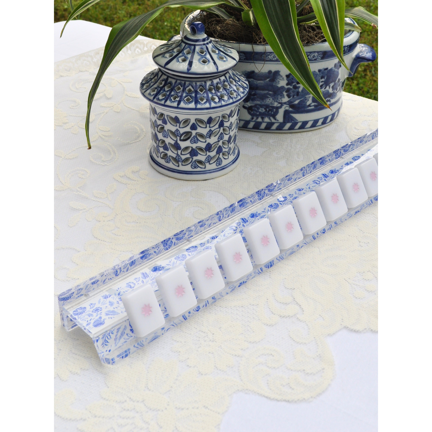 Middle & Main Mahjong - Blue and White Chinoiserie Mahjong Rack and Pusher, Set of 4