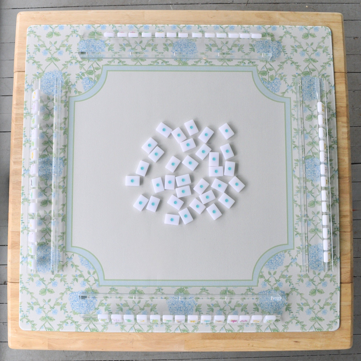 Middle & Main Mahjong - June Bride Bouquet Mat
