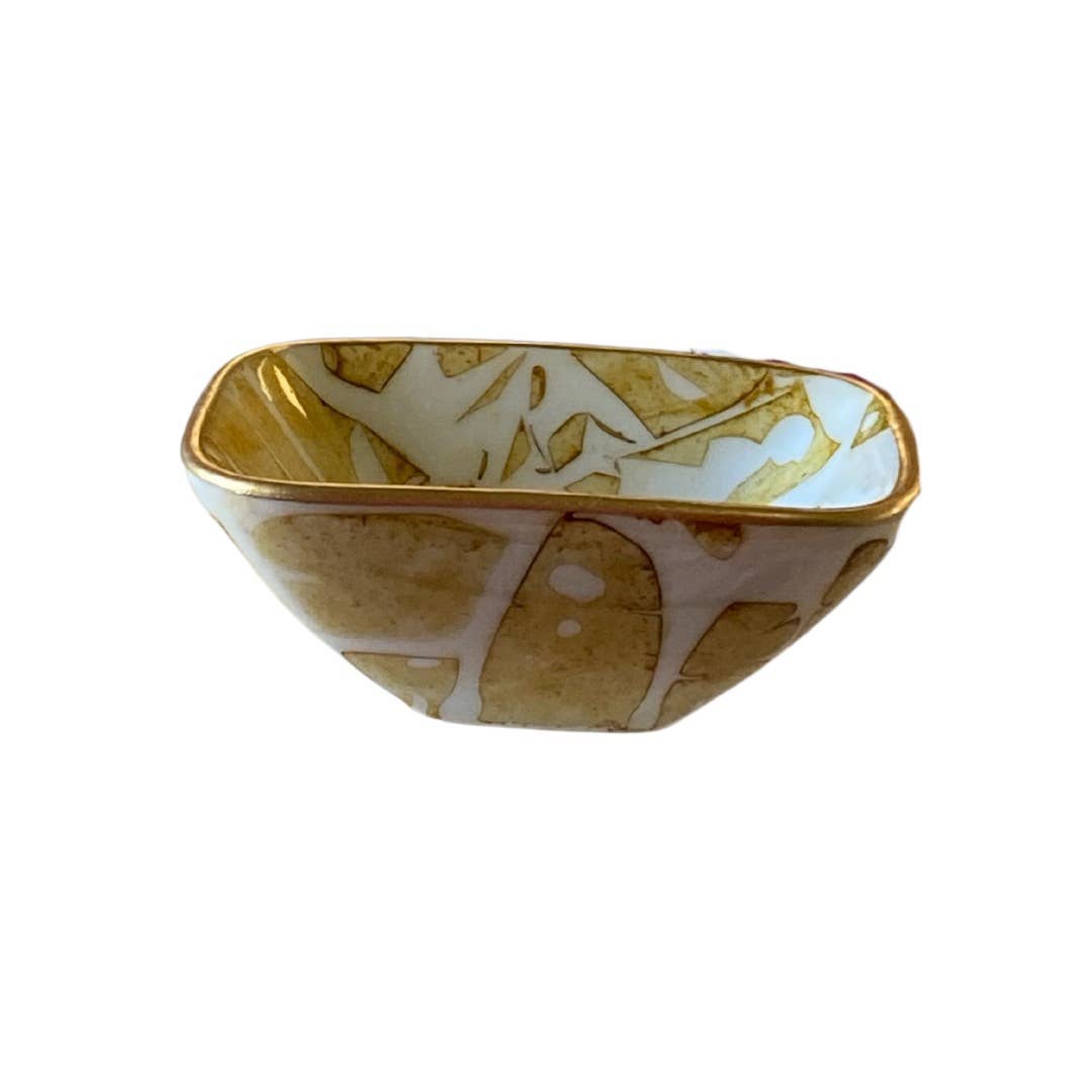 Hand Painted Mahjong Dice Dish: Sky Blue - Held.