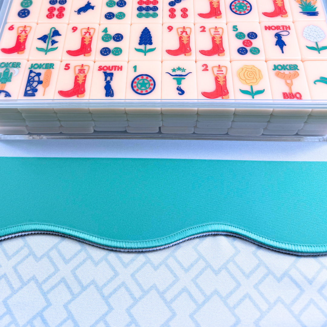 My Fair Mahjong - Green Center- Pink Scallop Mahjong Mat