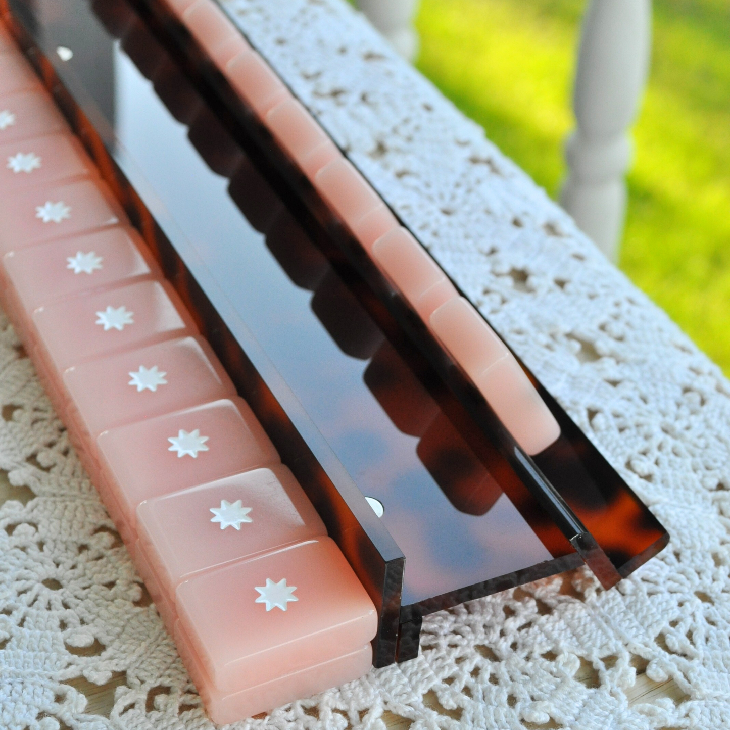 Middle & Main Mahjong - Hawksbill Heritage Mahjong Rack and Pusher, Set of 4