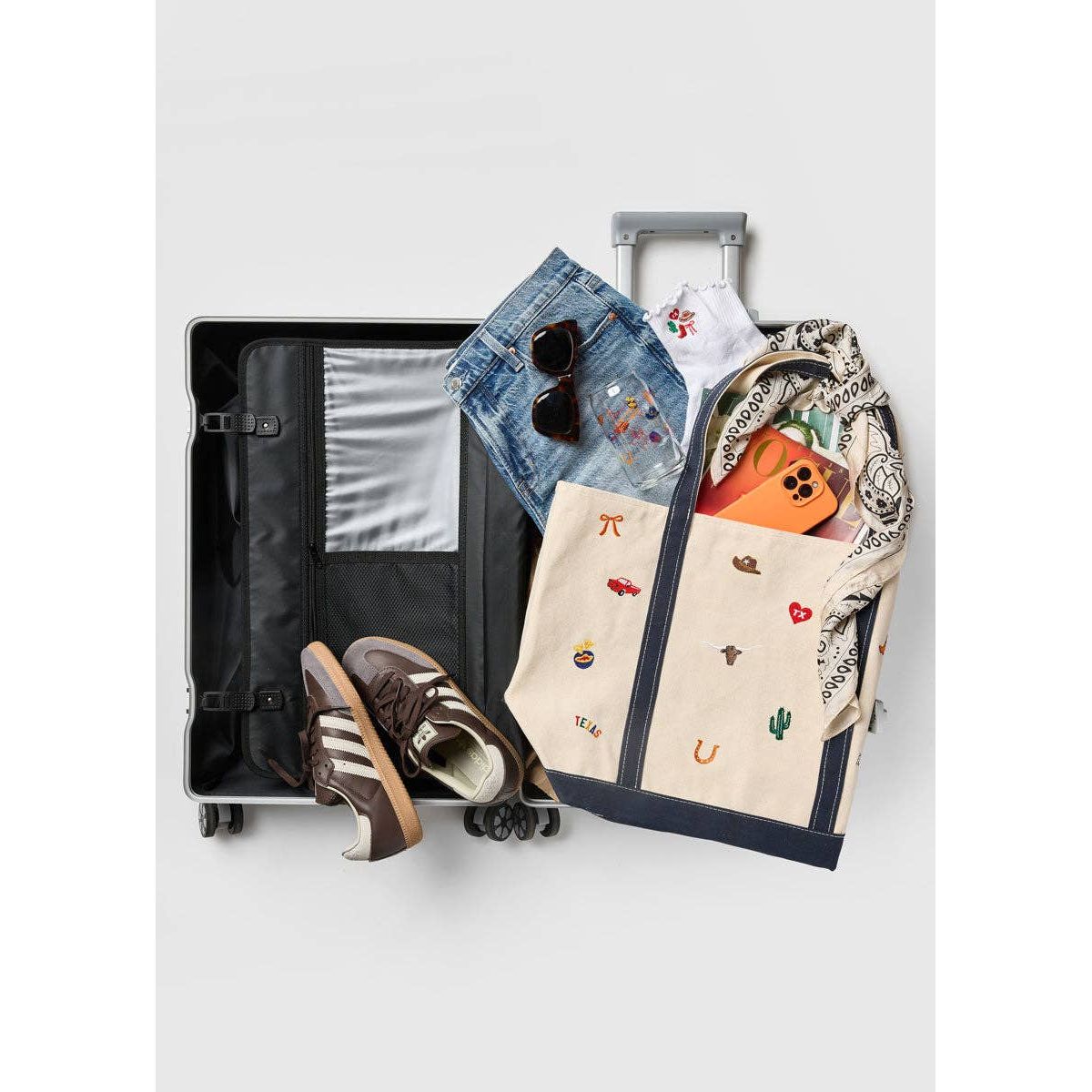 Alice & Wonder - Texas Icons Tote