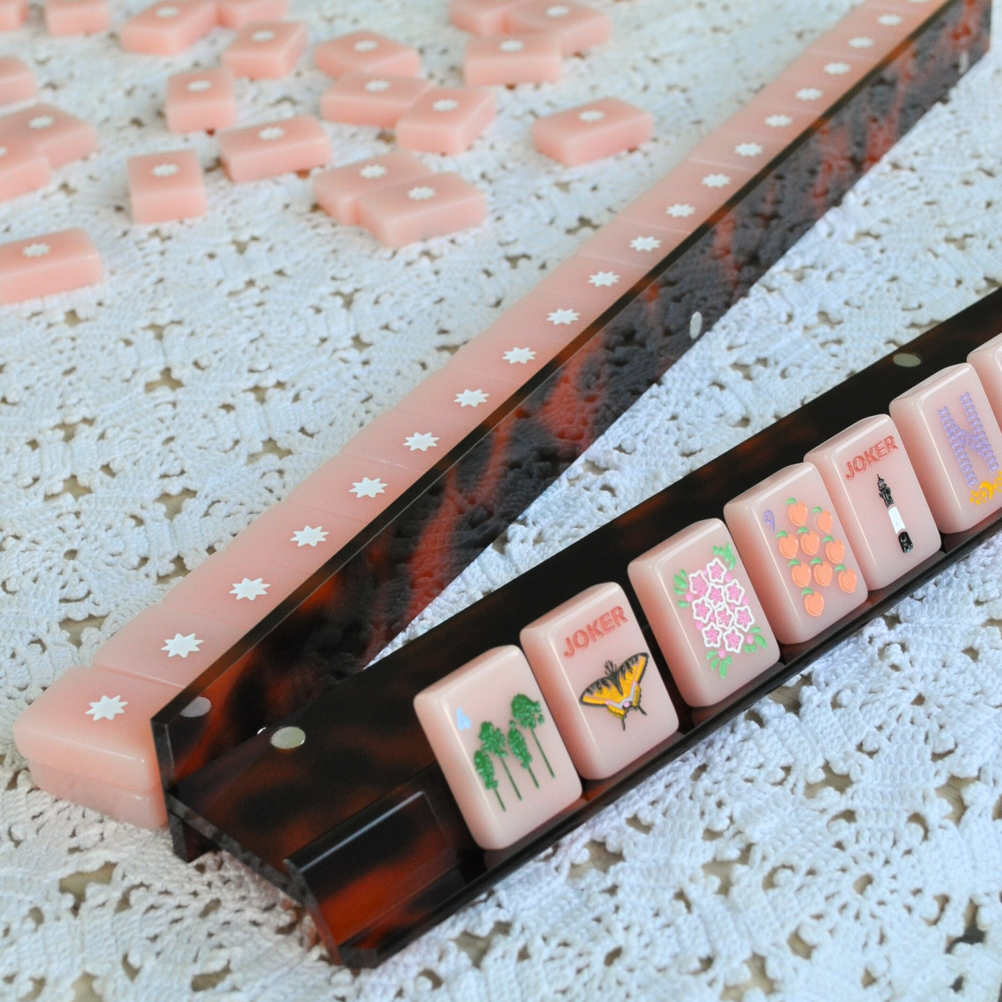 Middle & Main Mahjong - Hawksbill Heritage Mahjong Rack and Pusher, Set of 4