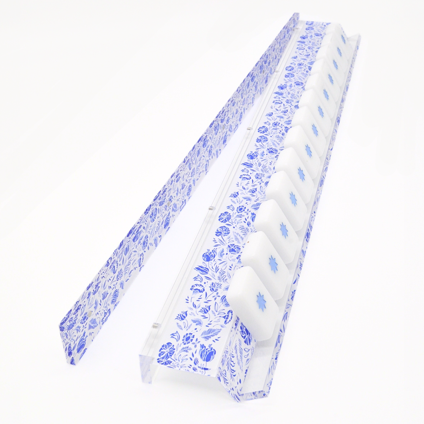 Middle & Main Mahjong - Blue and White Chinoiserie Mahjong Rack and Pusher, Set of 4