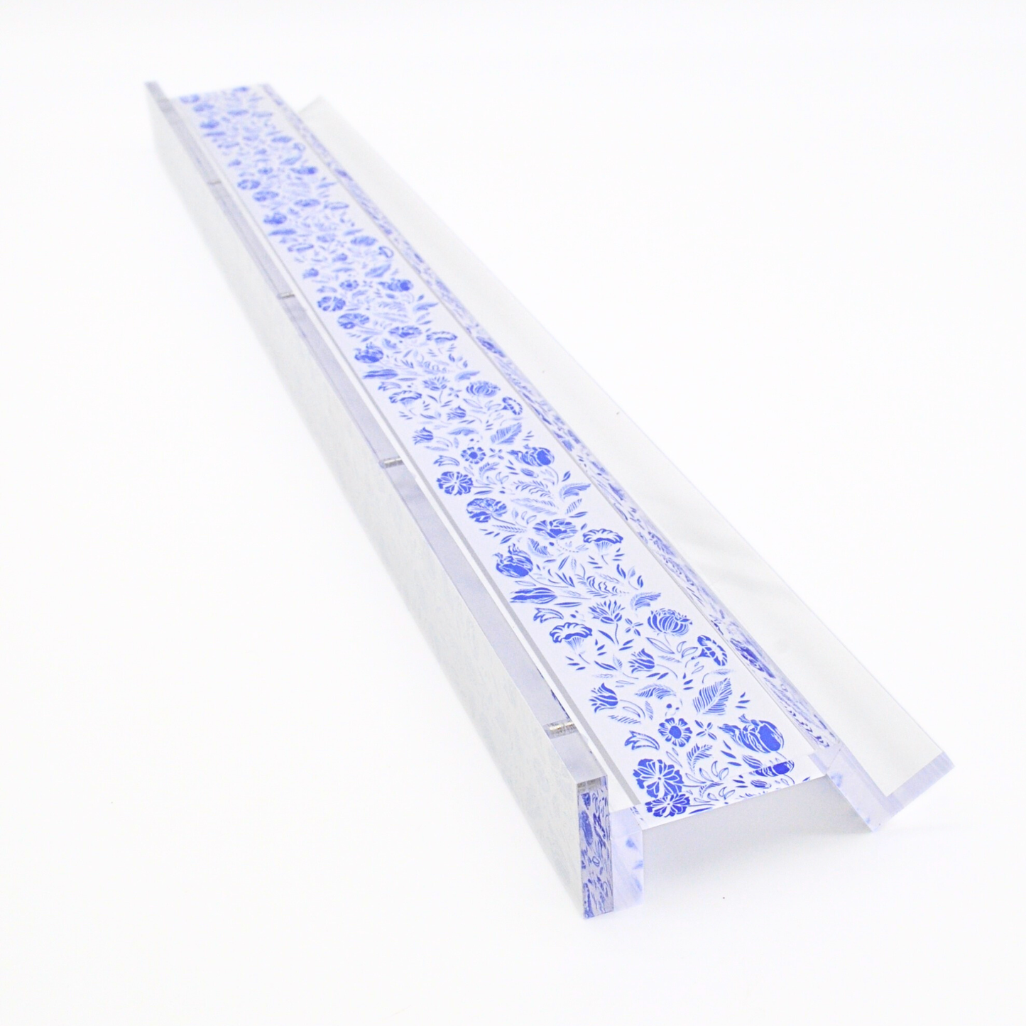 Middle & Main Mahjong - Blue and White Chinoiserie Mahjong Rack and Pusher, Set of 4